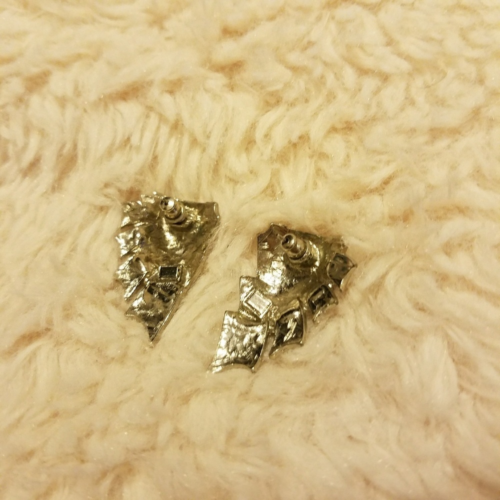 Vintage Shell Earrings - Picture 2 of 2